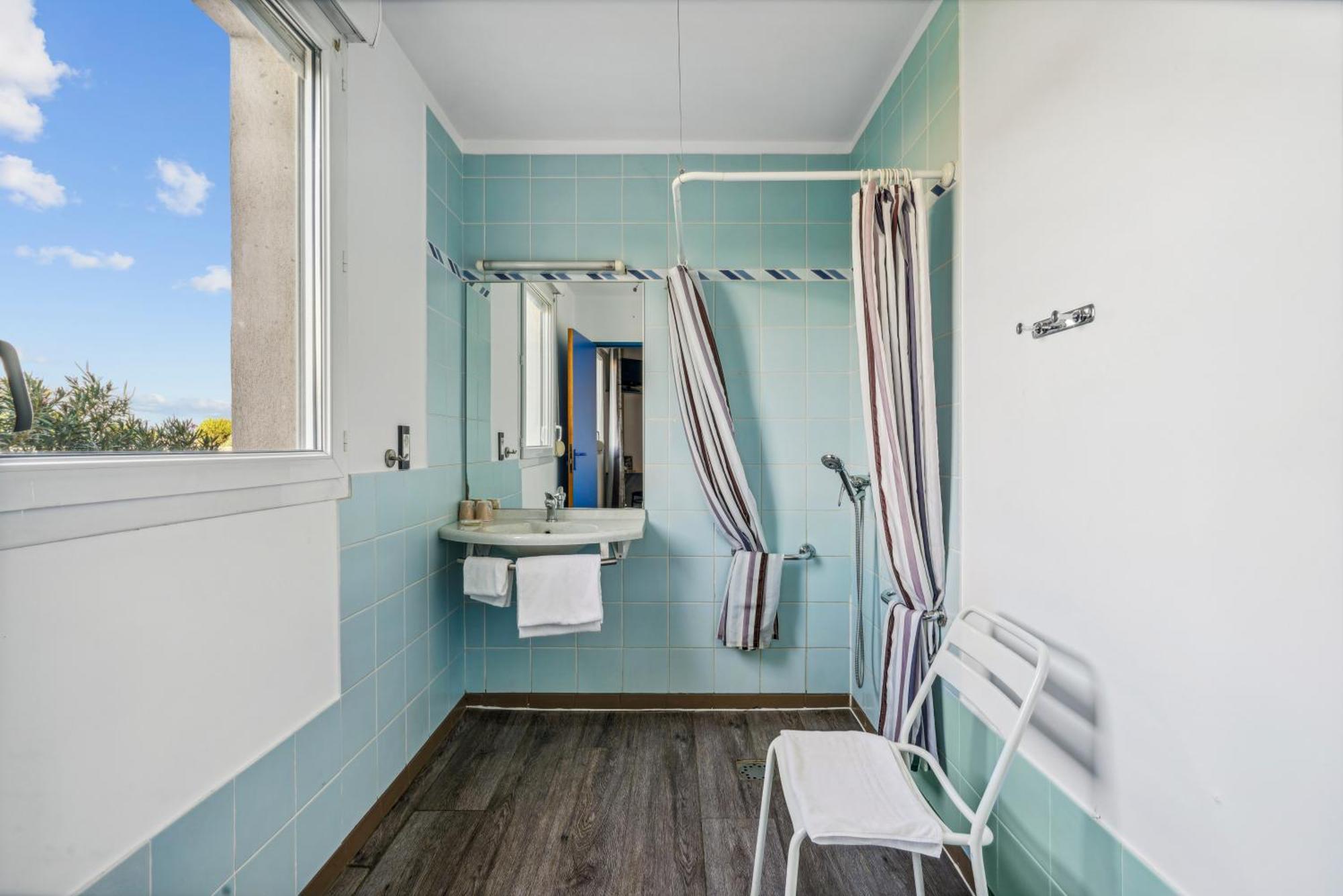 Hotel Akena Chateaurenard - Parc Des Expositions Avignon Exterior foto